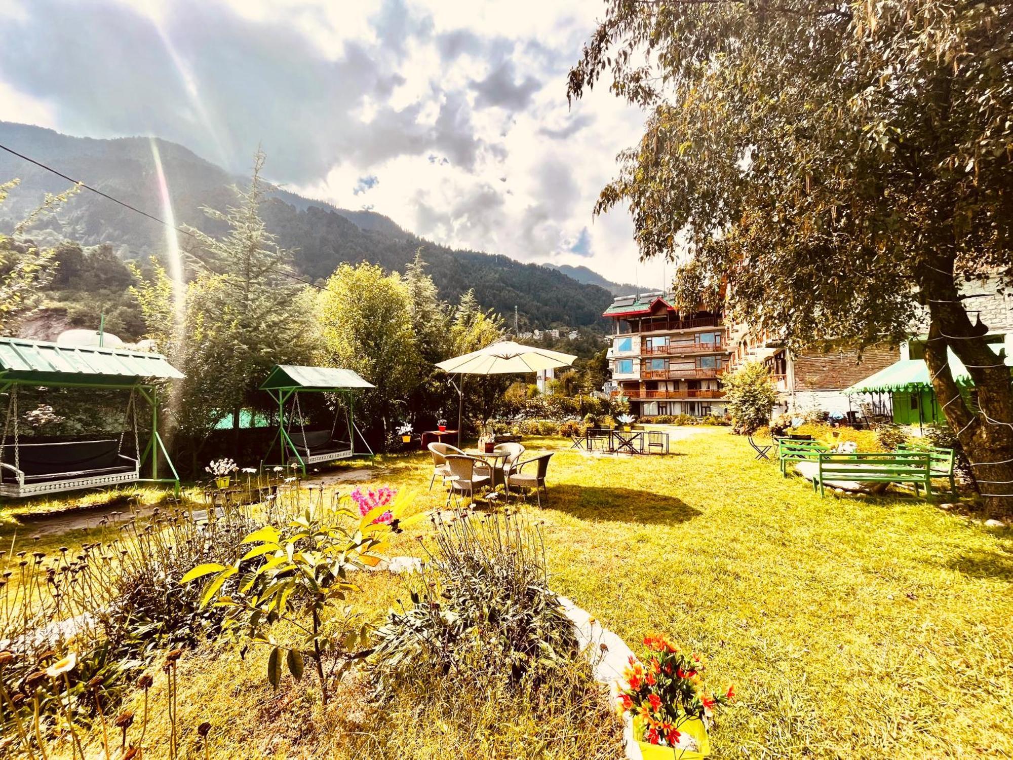 Himalayan Riverside Resort, Manali Экстерьер фото