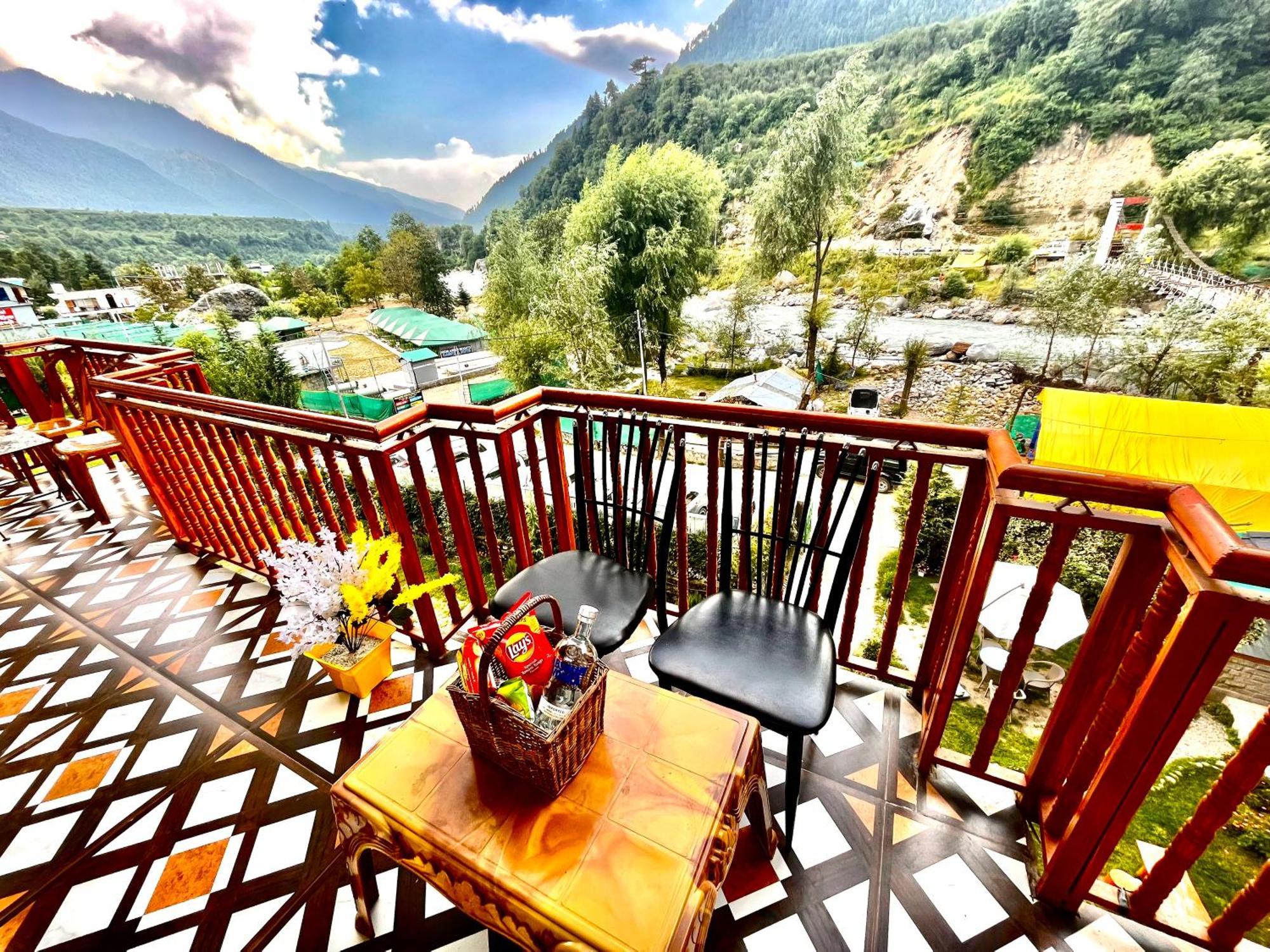 Himalayan Riverside Resort, Manali Экстерьер фото