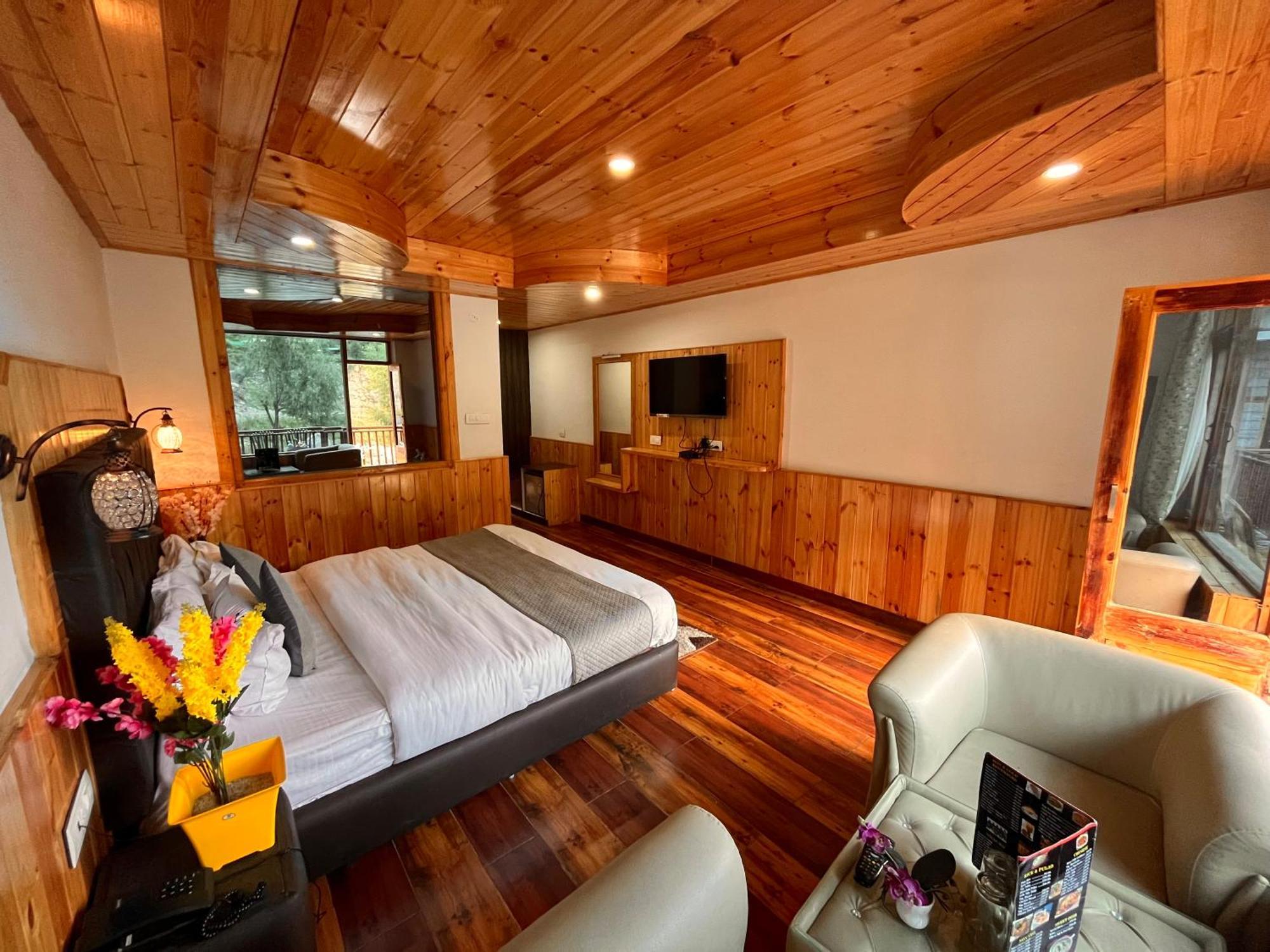 Himalayan Riverside Resort, Manali Экстерьер фото