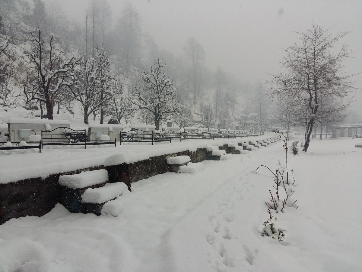 Himalayan Riverside Resort, Manali Экстерьер фото